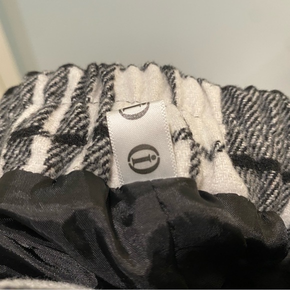 Amazon Monochrome Plaid Midi Skirt w/ Faux Leather Trimmed Pockets, size XL - Picture 3 of 7